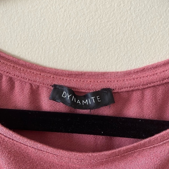 ⭐️2 FOR $20⭐️ Dynamite Mauve Pink Tie Side Top. Size Medium EUC - Picture 4 of 7